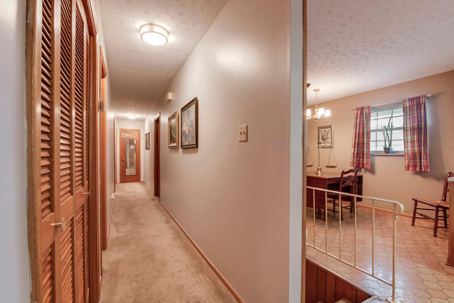 245 Clearfield Road Southwest Knoxville, TN 37922 - Photo 15 of 31 15_ClearfieldRoad_245_Hall01