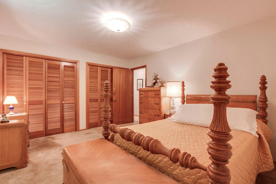 245 Clearfield Road Southwest Knoxville, TN 37922 - Photo 20 of 31 20_ClearfieldRoad_245_MasterBedroom02