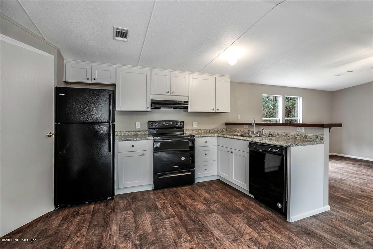 2610 Myrtle Loop Middleburg, FL 32068 - Photo 3 of 17 04-Kitchen