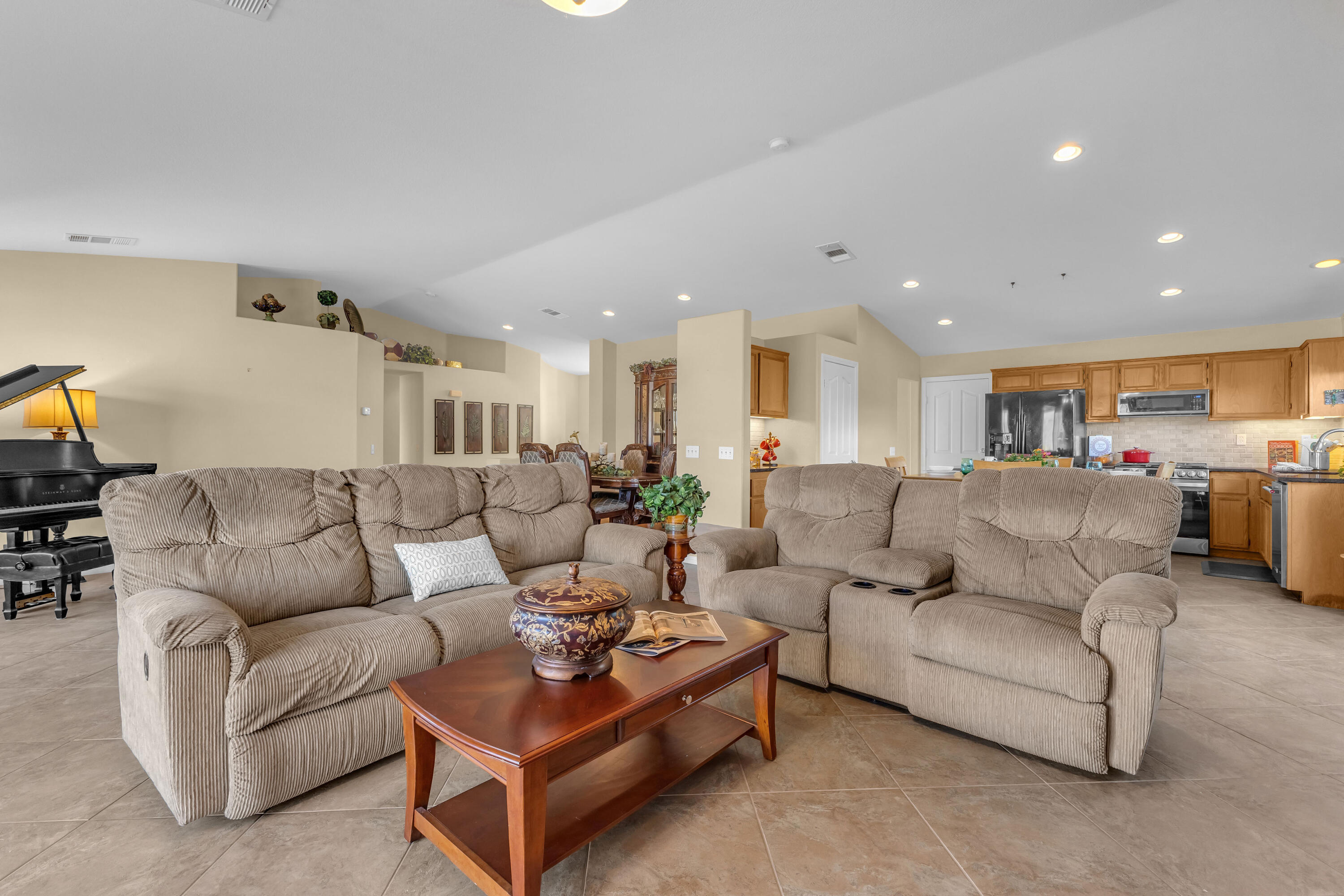 83480 Firecliff Court Indio, CA 92203 - Photo 5 of 61 IMG_7672