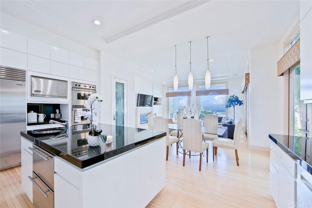 11 Vista Luci Newport Coast, CA 92657 - Photo 8 of 63 a room with furniture and a floor to ceiling window