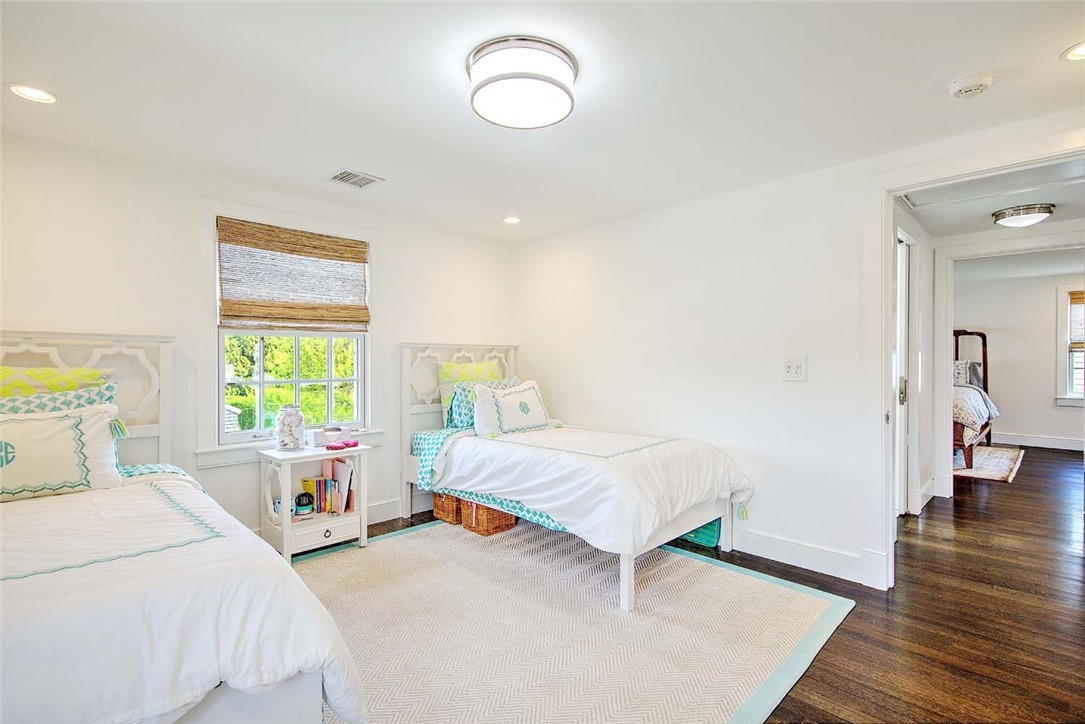 228 Bonnet Point Road Narragansett, RI 02882 - Photo 30 of 40