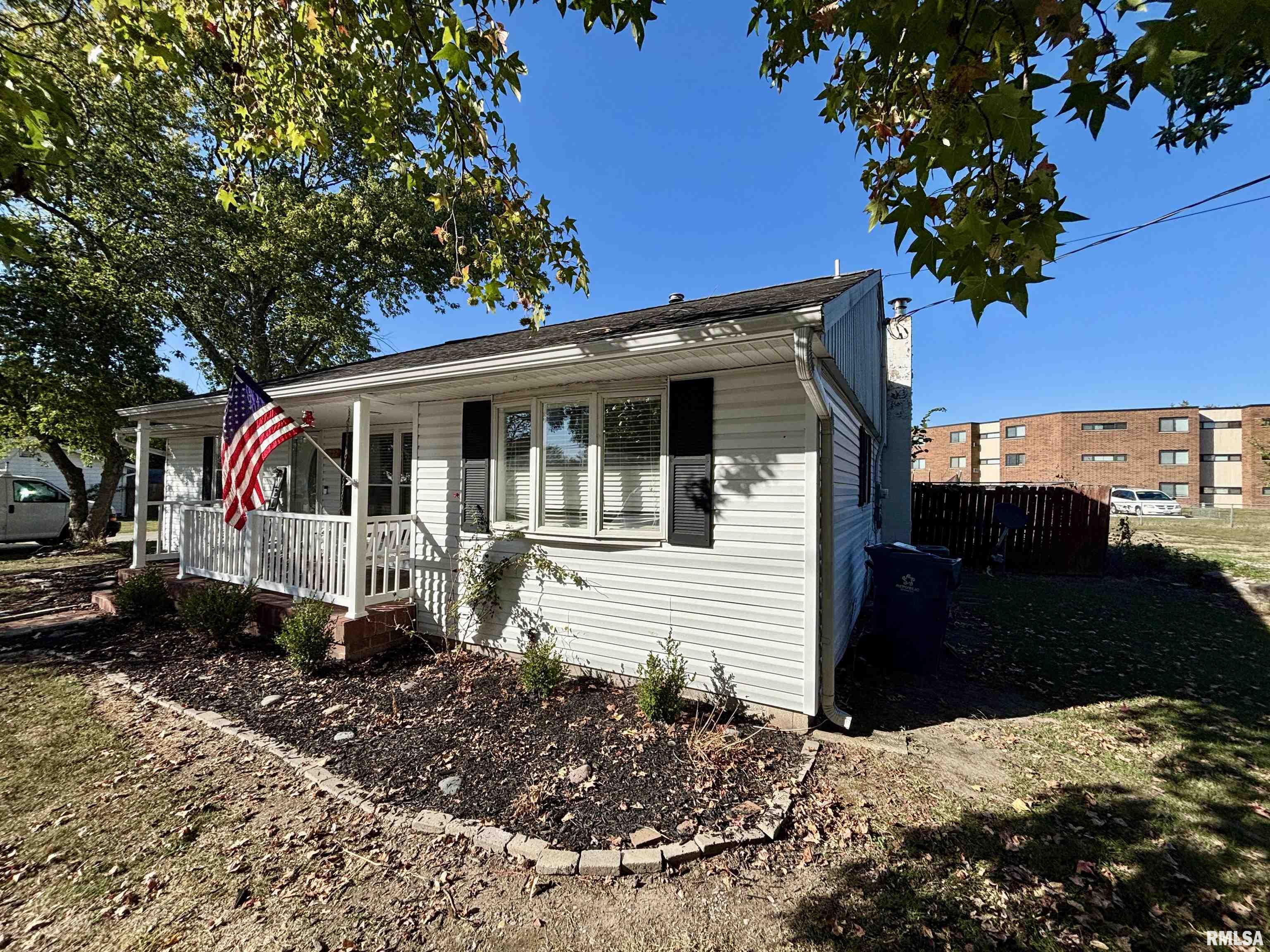 1012 West 4th Street Centralia, IL 62801 - Photo 3 of 20