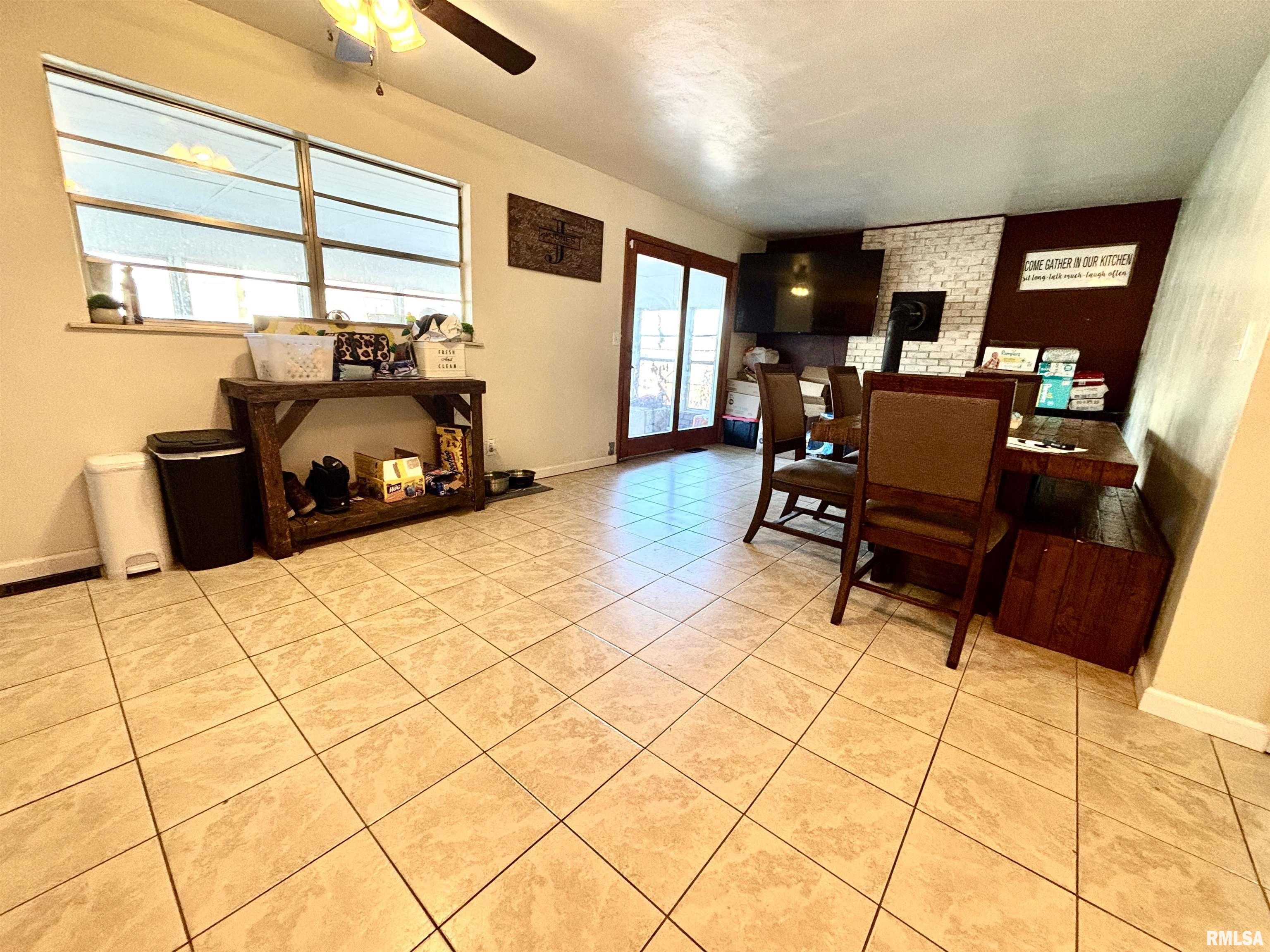 1012 West 4th Street Centralia, IL 62801 - Photo 9 of 20