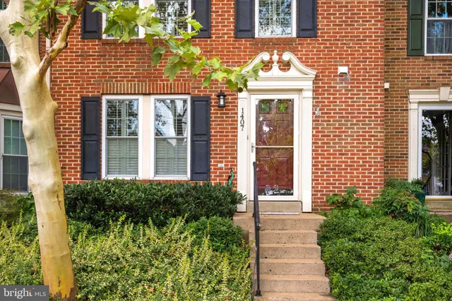 $939,900 | 1407 Argall Place, Alexandria, VA 22314