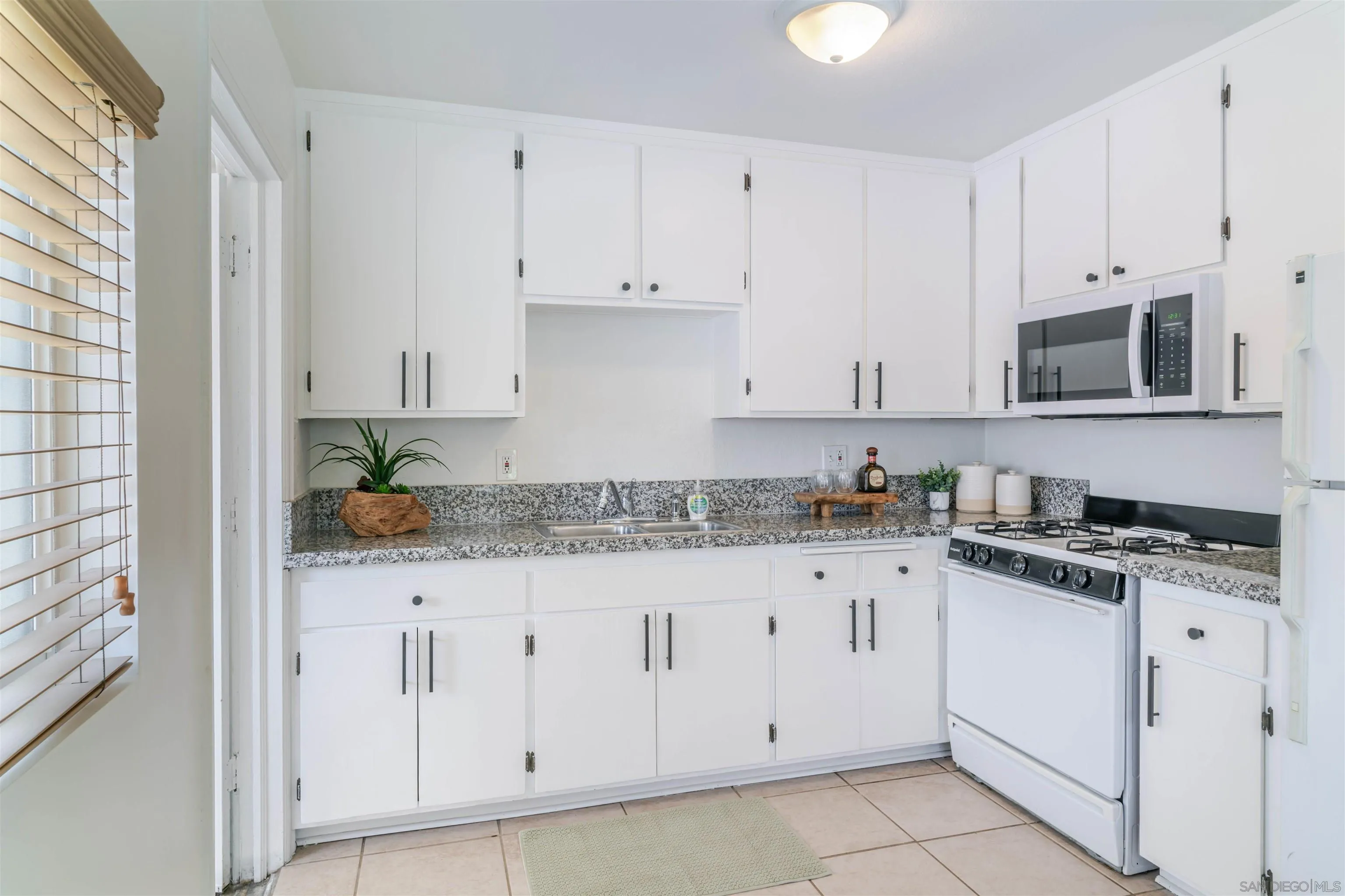 260 E Street Chula Vista, CA 91910 - Photo 11 of 49 202 Del Mar