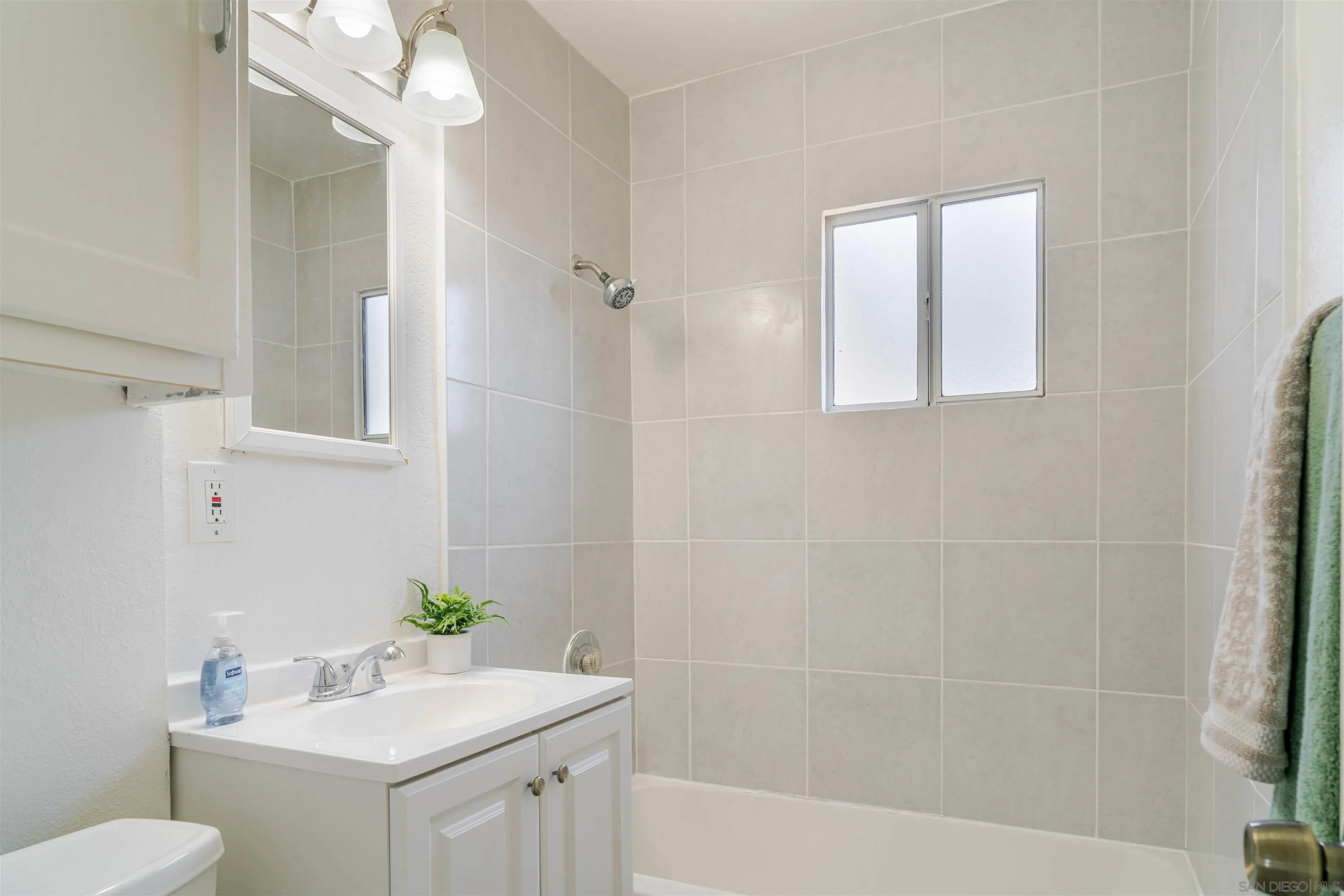 260 E Street Chula Vista, CA 91910 - Photo 21 of 49