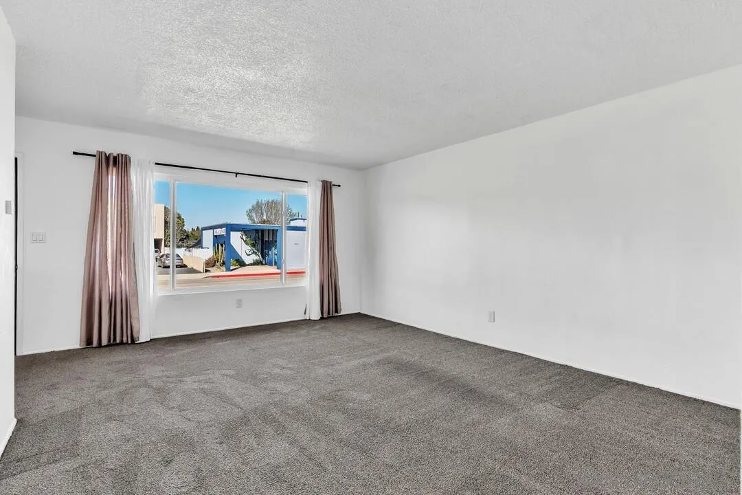 260 E Street Chula Vista, CA 91910 - Photo 31 of 49 260 E Living Room