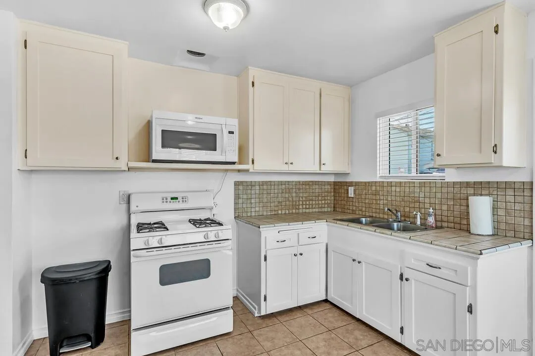 260 E Street Chula Vista, CA 91910 - Photo 37 of 49 260 E