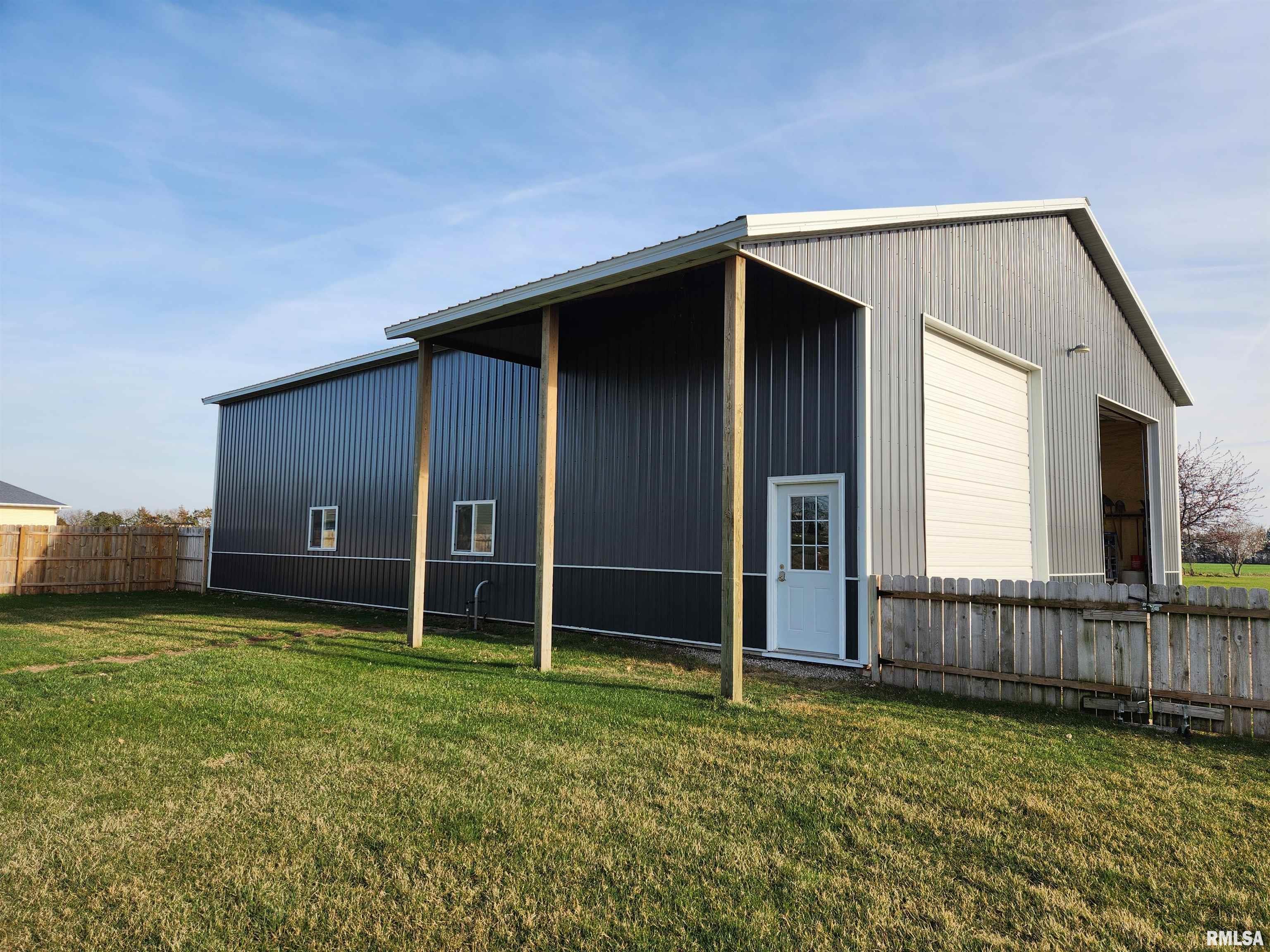 206 Sand Run Road Fruitland, IA 52749 - Photo 3 of 22 Gallery Image 3
