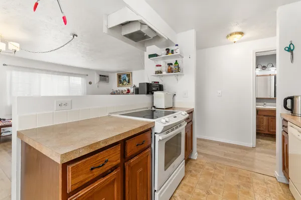 $190,000 | 306 East Weile Avenue, Unit #2, Spokane, WA 99208