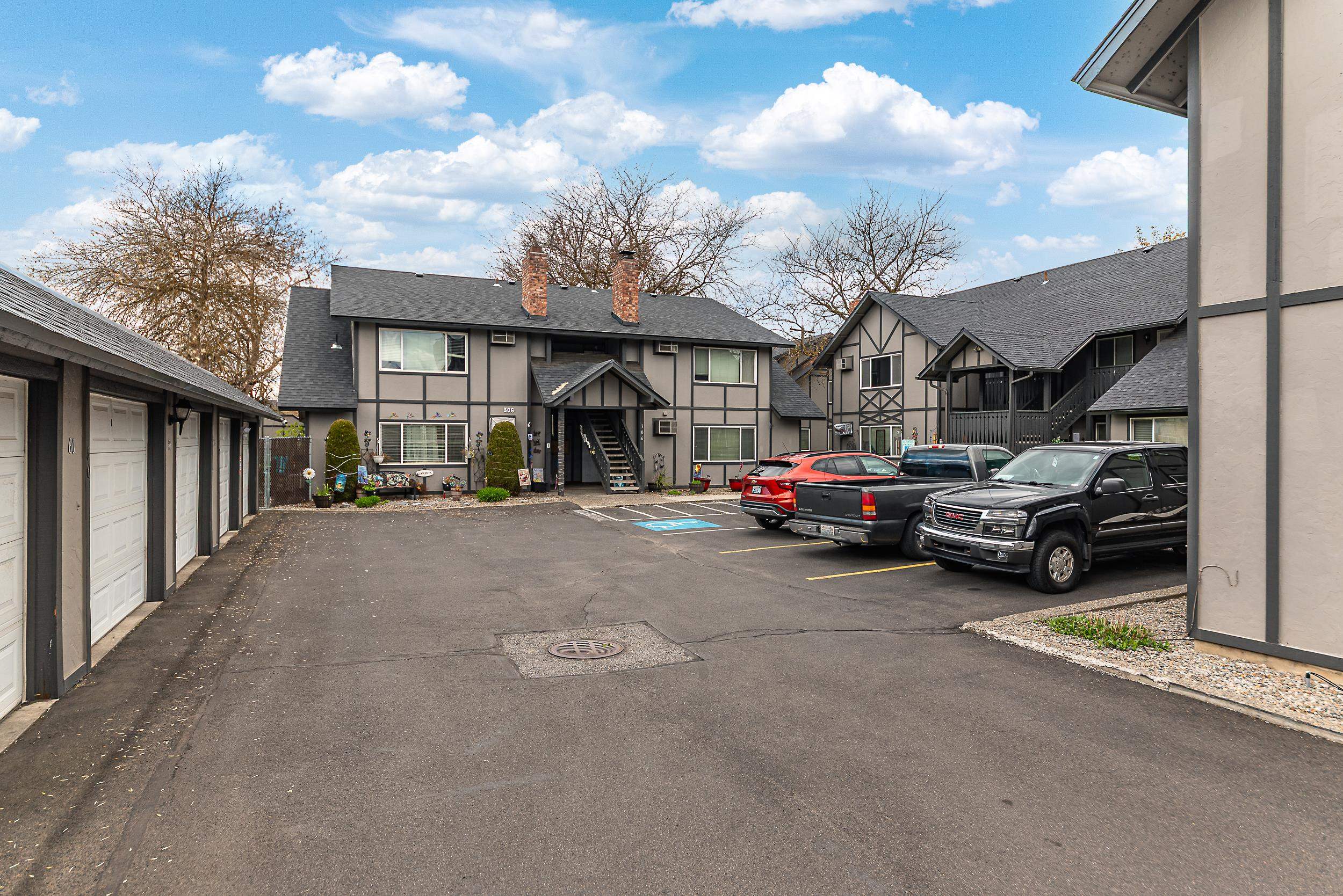 306 East Weile Avenue, Unit #2 Spokane, WA 99208 - Photo 3 of 31