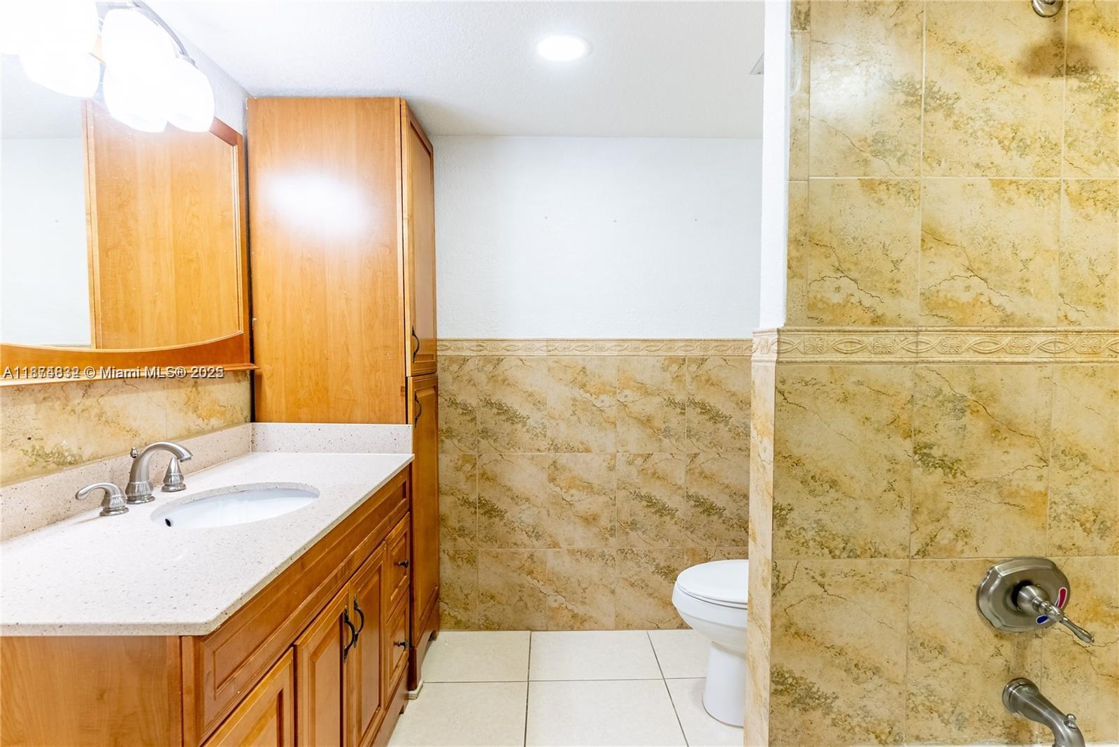 17600 Northwest 68th Avenue, Unit B2005 Hialeah, FL 33015 - Photo 11 of 14
