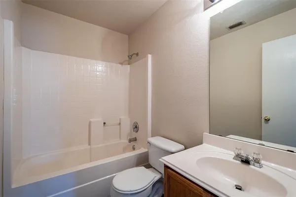 $2,200 | 228 Memory Drive, Fort Worth, TX 76108