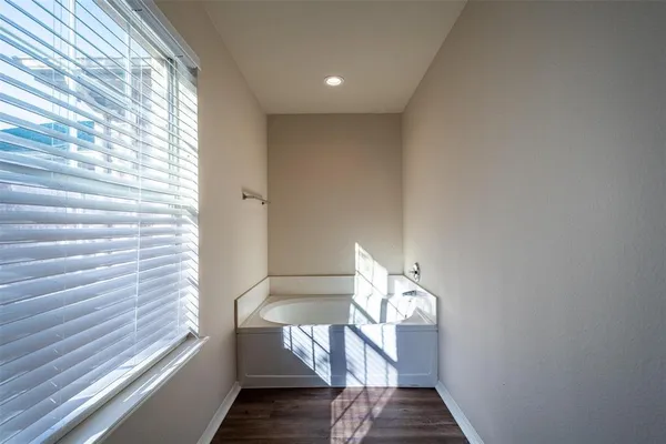 $2,200 | 228 Memory Drive, Fort Worth, TX 76108
