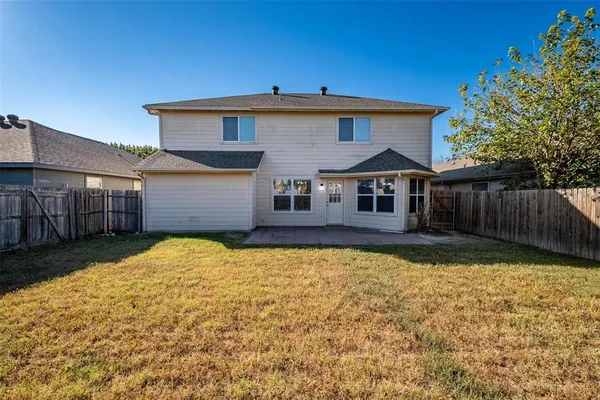 $2,200 | 228 Memory Drive, Fort Worth, TX 76108