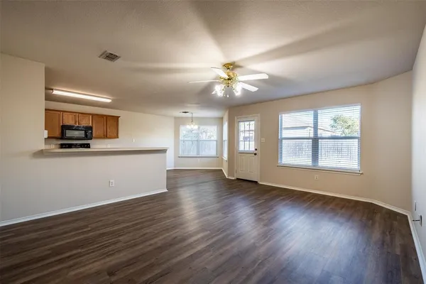 $2,200 | 228 Memory Drive, Fort Worth, TX 76108