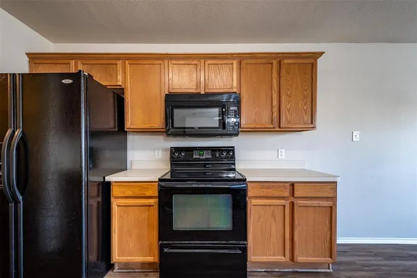 $2,200 | 228 Memory Drive, Fort Worth, TX 76108