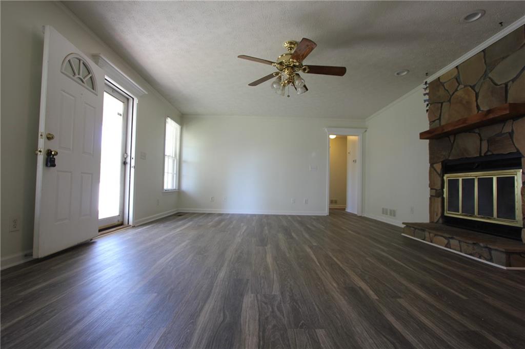 818 Springlake Road Lawrenceville, GA 30045 - Photo 2 of 64