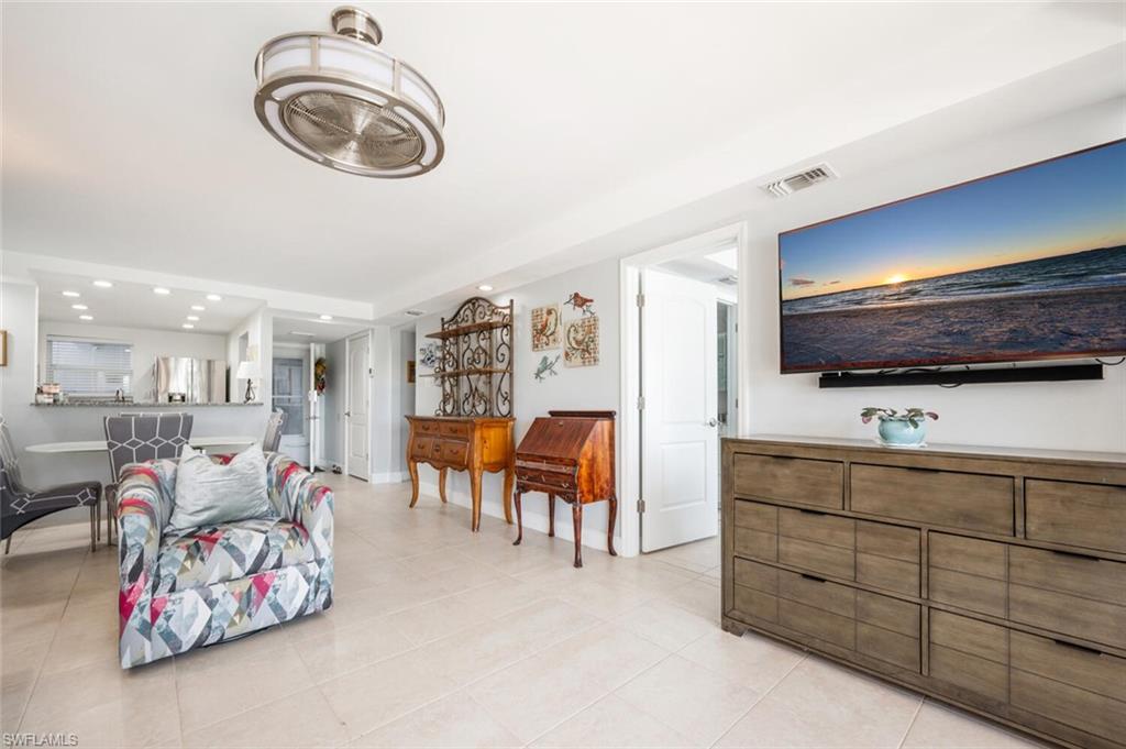 190 Pebble Beach Boulevard, Unit 103 Naples, FL 34113 - Photo 5 of 20