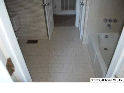 632 Woodbrook Road Birmingham, AL 35215 - Photo 7 of 14