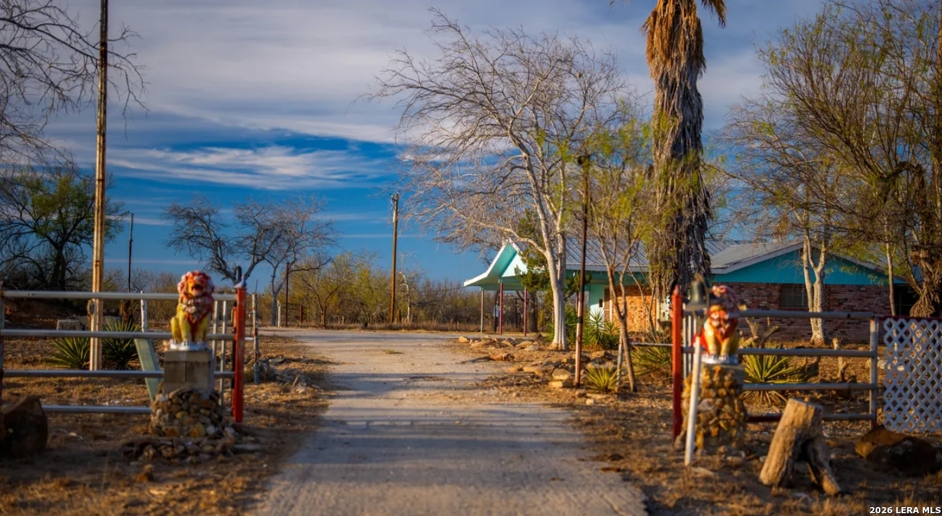 1799 Shumaca Road Carrizo Springs, TX 78834 - Photo 13 of 19