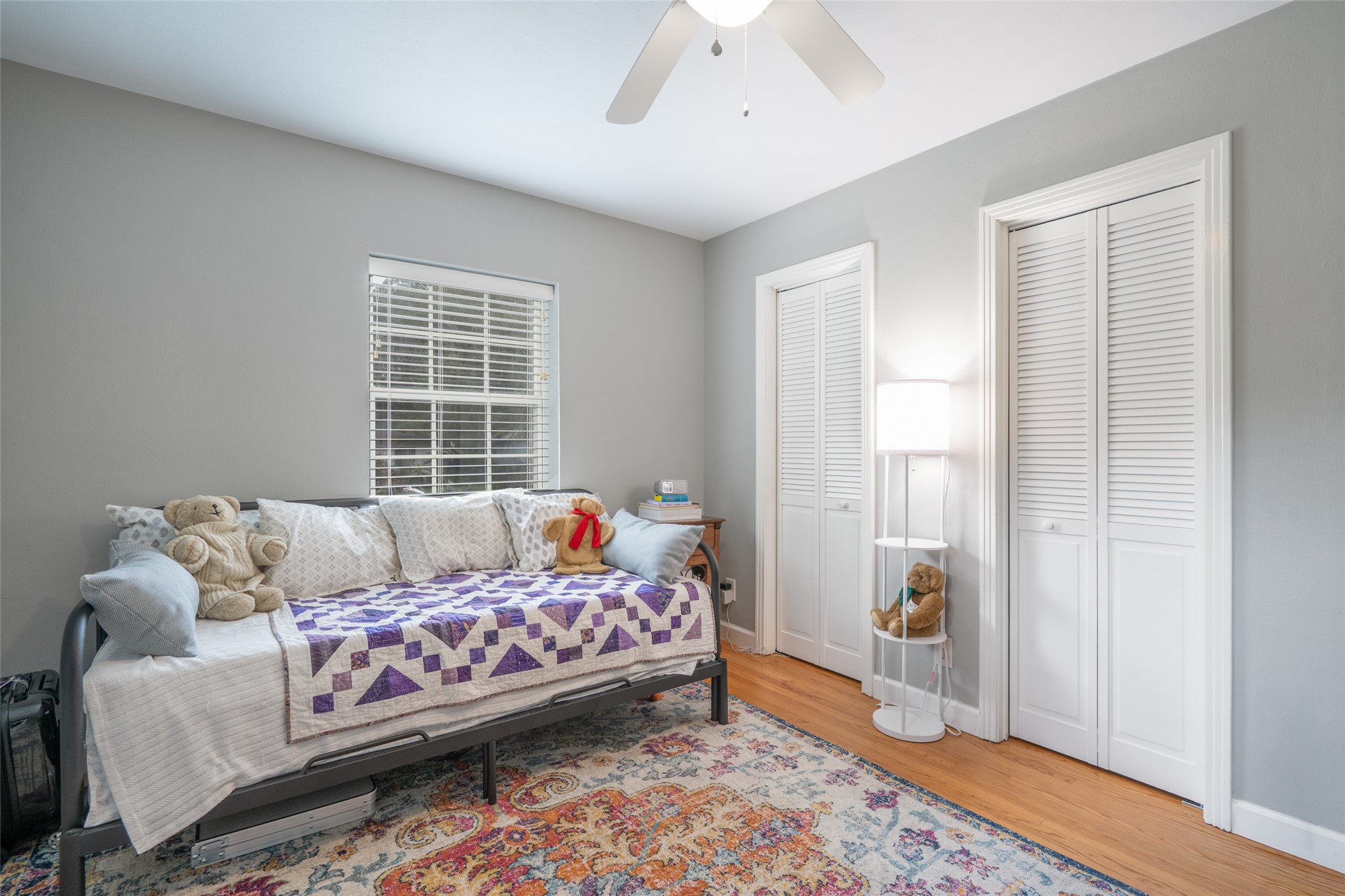 807 Stanley Drive Fernandina Beach, FL 32034 - Photo 20 of 30 a bedroom with furniture and a window