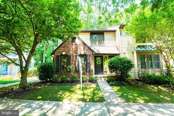 $625,000 | 5908 Roberts Common Court, Burke, VA 22015