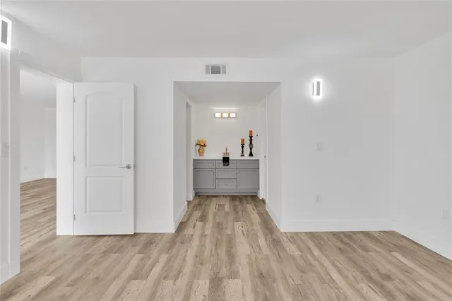 $1,800 | 3930 Inverrary Boulevard, Unit 702, Lauderhill, FL 33319