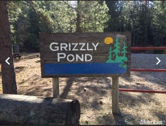 a street sign that is on a pole