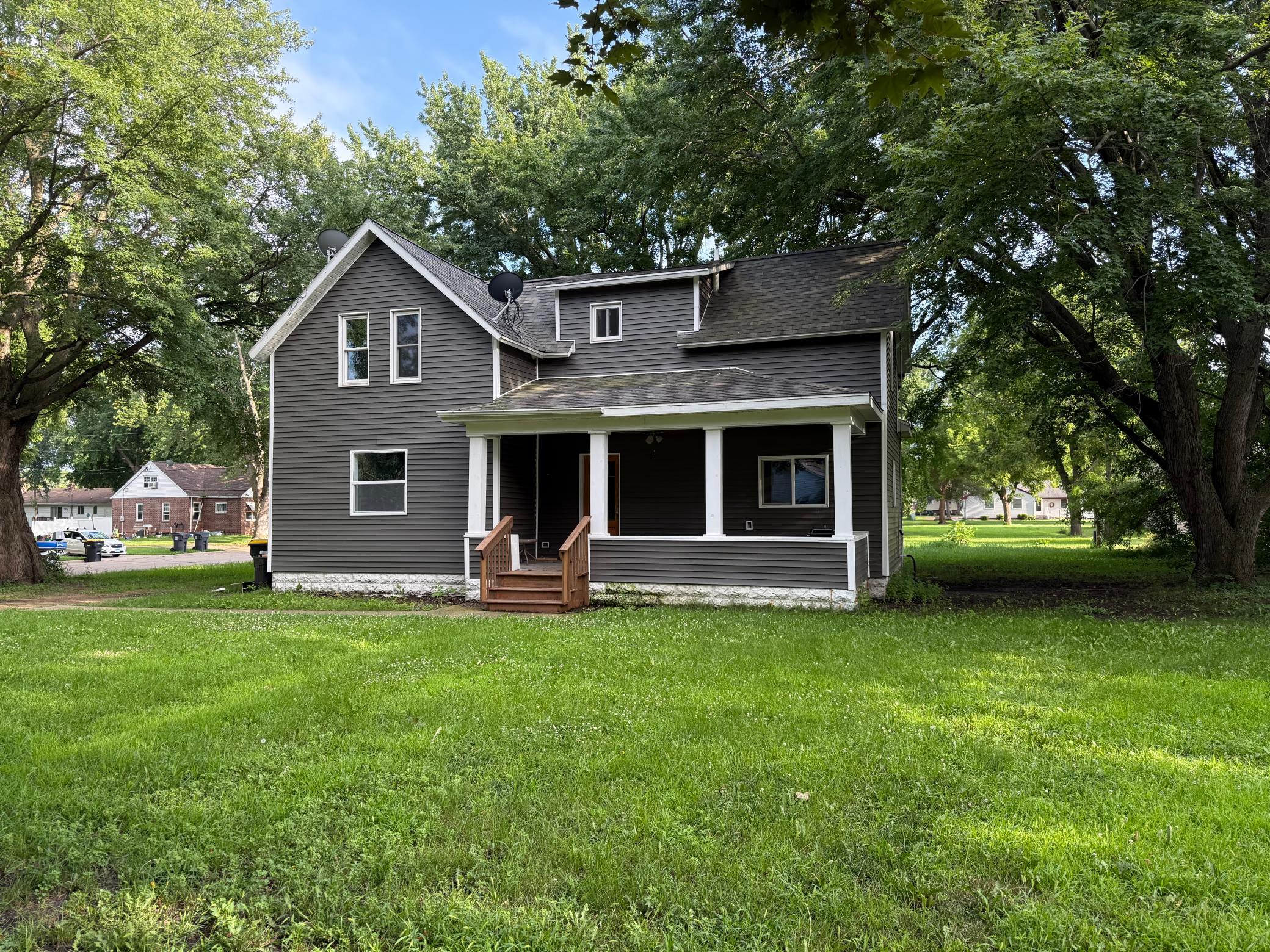 401 Bedal Street Walnut Grove, MN 56180 - Photo 2 of 18