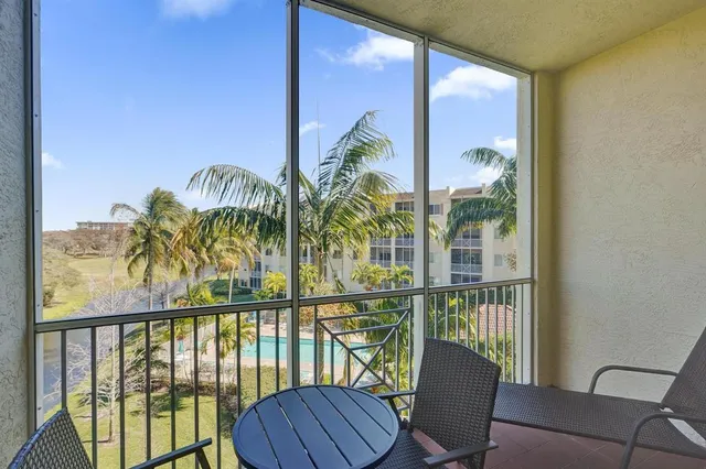 $298,000 | 3600 Oaks Clubhouse Drive, Unit 408, Pompano Beach, FL 33069