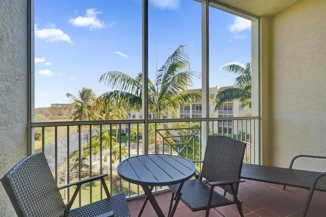 $298,000 | 3600 Oaks Clubhouse Drive, Unit 408, Pompano Beach, FL 33069