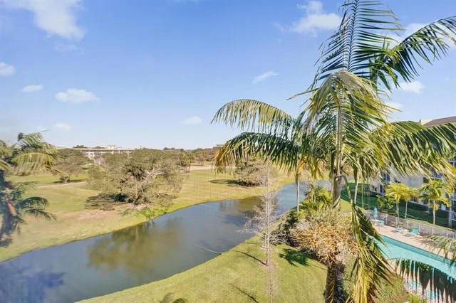 $298,000 | 3600 Oaks Clubhouse Drive, Unit 408, Pompano Beach, FL 33069