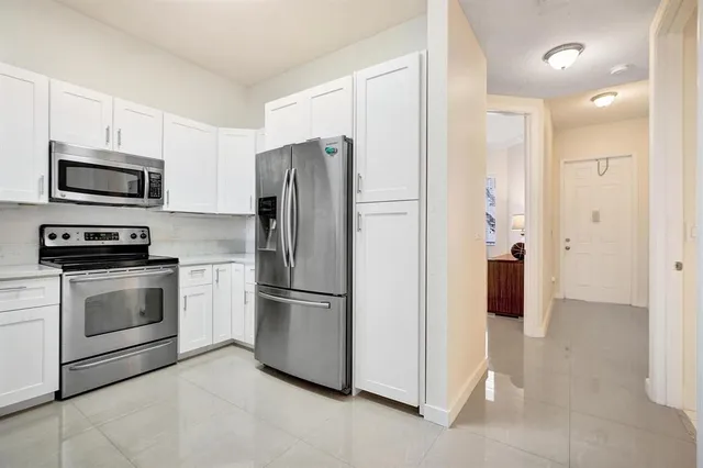 $298,000 | 3600 Oaks Clubhouse Drive, Unit 408, Pompano Beach, FL 33069