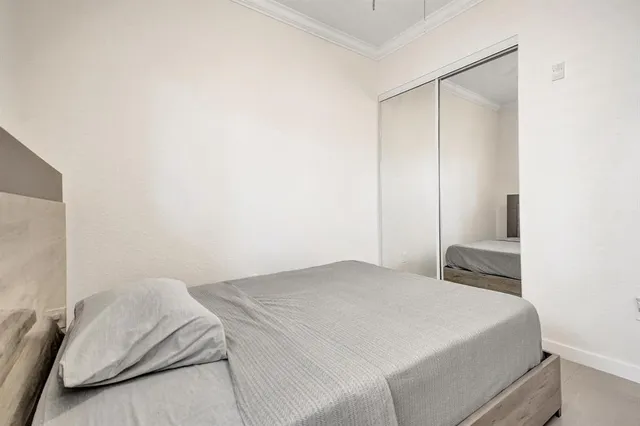 $298,000 | 3600 Oaks Clubhouse Drive, Unit 408, Pompano Beach, FL 33069