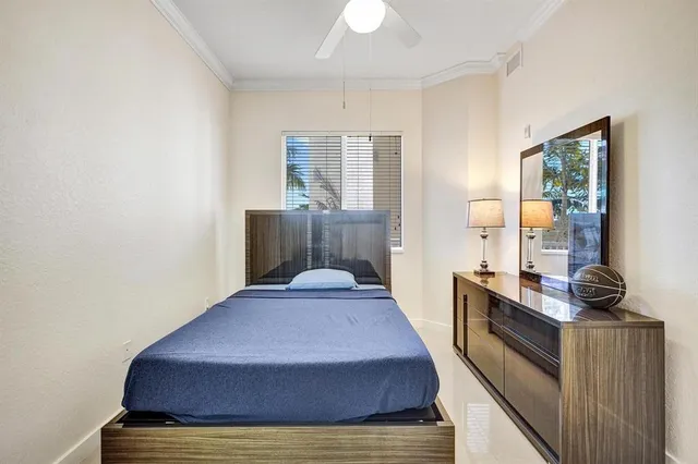 $298,000 | 3600 Oaks Clubhouse Drive, Unit 408, Pompano Beach, FL 33069