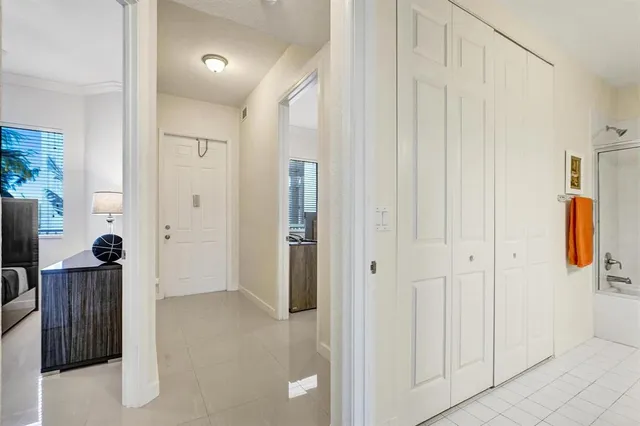 $298,000 | 3600 Oaks Clubhouse Drive, Unit 408, Pompano Beach, FL 33069