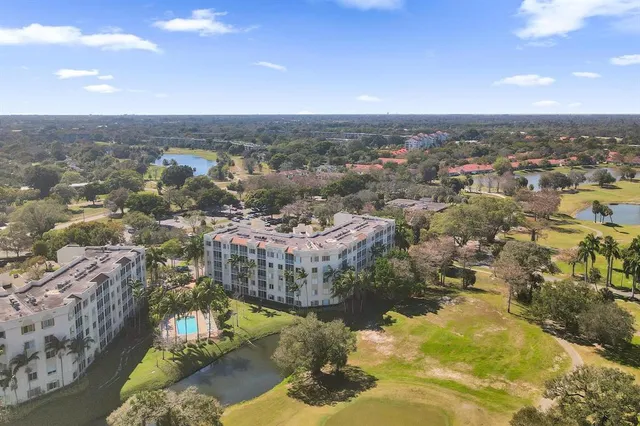 $298,000 | 3600 Oaks Clubhouse Drive, Unit 408, Pompano Beach, FL 33069