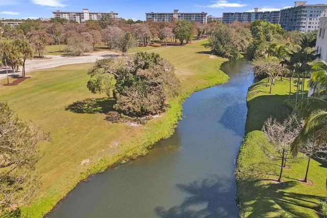 $298,000 | 3600 Oaks Clubhouse Drive, Unit 408, Pompano Beach, FL 33069