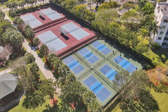 $298,000 | 3600 Oaks Clubhouse Drive, Unit 408, Pompano Beach, FL 33069