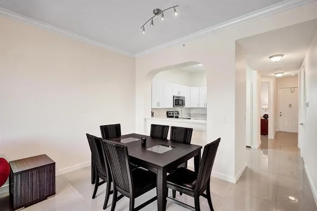 $298,000 | 3600 Oaks Clubhouse Drive, Unit 408, Pompano Beach, FL 33069