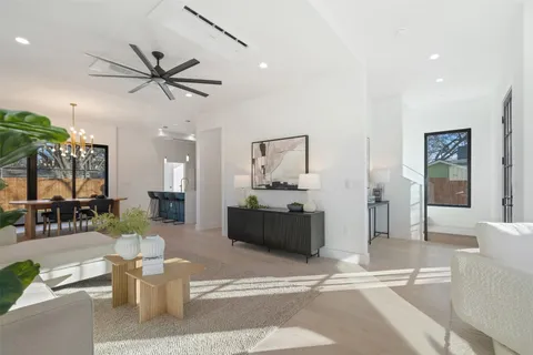 $1,075,000 | 93 San Saba Street, Austin, TX 78702