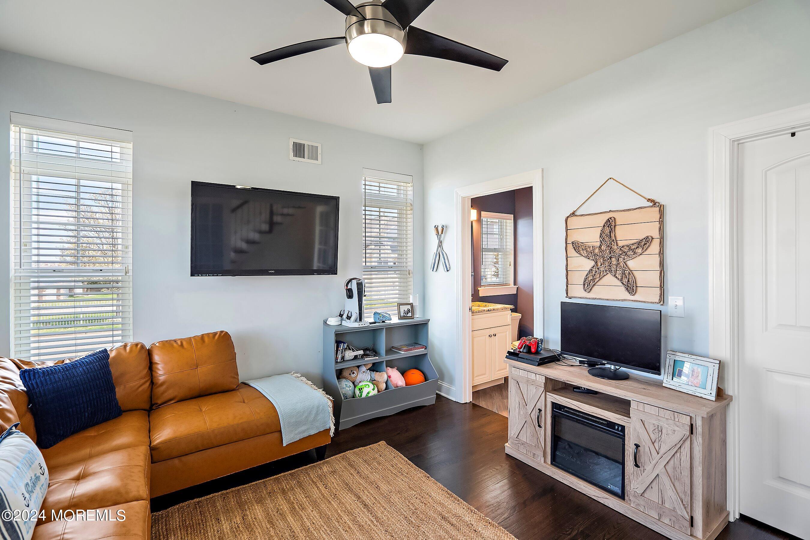119 Green Island Road Toms River, NJ 08753 - Photo 10 of 37 04-Living 1A