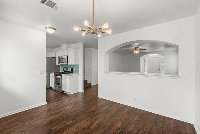 $285,000 | 210 Summerside Avenue, Lockhart, TX 78644