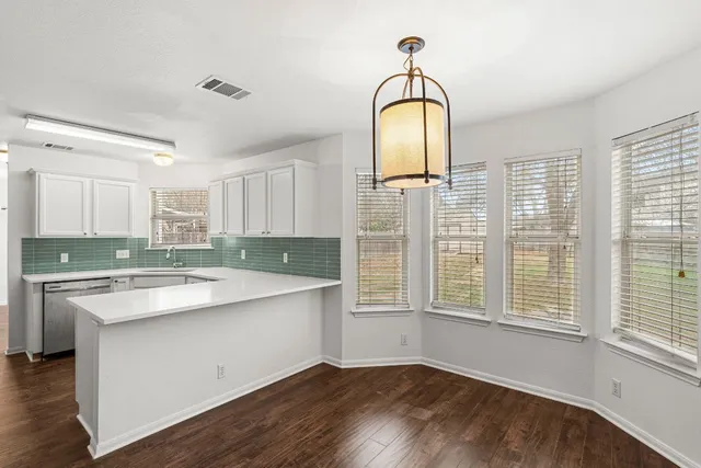 $285,000 | 210 Summerside Avenue, Lockhart, TX 78644