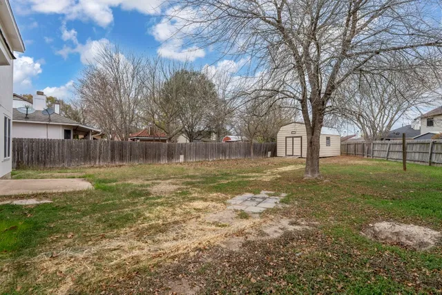 $285,000 | 210 Summerside Avenue, Lockhart, TX 78644
