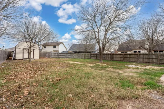 $285,000 | 210 Summerside Avenue, Lockhart, TX 78644