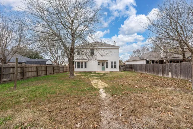 $285,000 | 210 Summerside Avenue, Lockhart, TX 78644