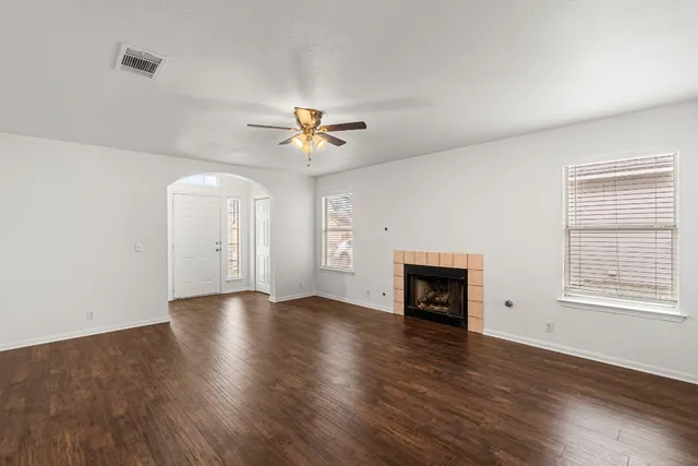 $285,000 | 210 Summerside Avenue, Lockhart, TX 78644